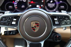 Read more about the article Porsche Cayenne Platinum Edition Delights Buyers with New Features